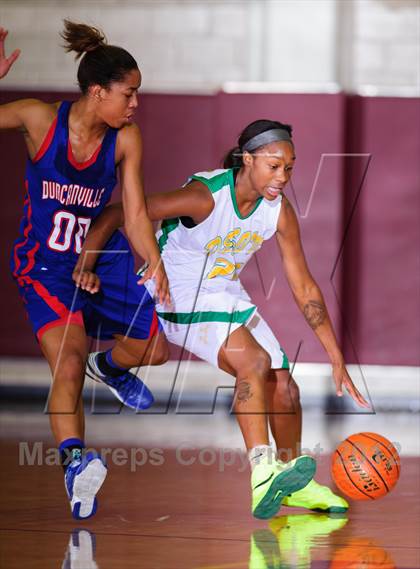 Thumbnail 1 in Desoto vs Duncanville (McDonald's Texas Invitational) photogallery.