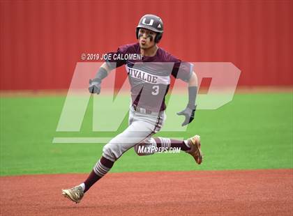 Thumbnail 2 in Alamo Heights vs Uvalde (UIL 5A Bi District) photogallery.