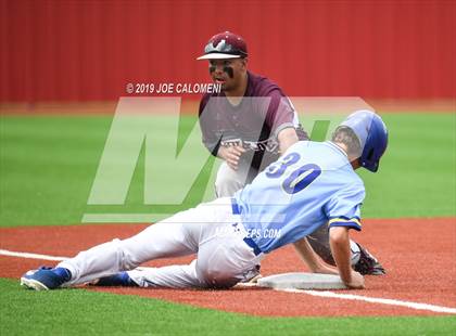 Thumbnail 1 in Alamo Heights vs Uvalde (UIL 5A Bi District) photogallery.