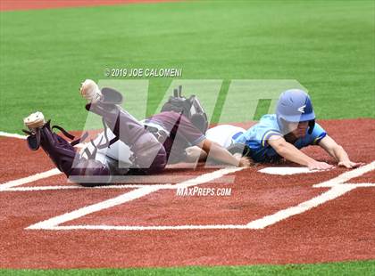 Thumbnail 3 in Alamo Heights vs Uvalde (UIL 5A Bi District) photogallery.