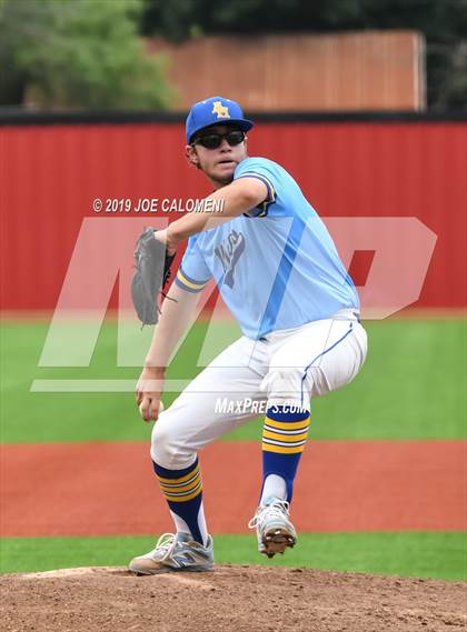 Thumbnail 3 in Alamo Heights vs Uvalde (UIL 5A Bi District) photogallery.