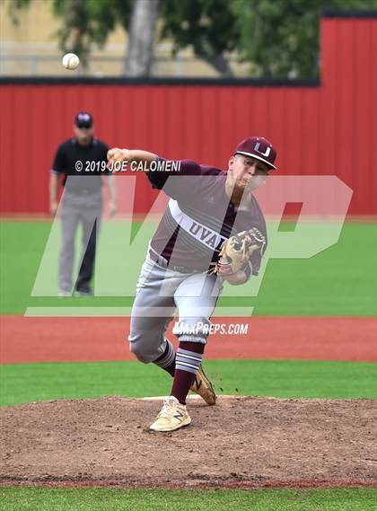 Thumbnail 1 in Alamo Heights vs Uvalde (UIL 5A Bi District) photogallery.