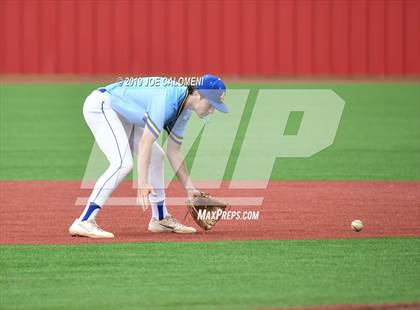 Thumbnail 2 in Alamo Heights vs Uvalde (UIL 5A Bi District) photogallery.