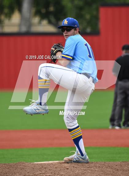 Thumbnail 2 in Alamo Heights vs Uvalde (UIL 5A Bi District) photogallery.