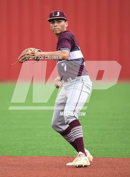 Thumbnail 1 in Alamo Heights vs Uvalde (UIL 5A Bi District) photogallery.