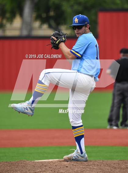 Thumbnail 2 in Alamo Heights vs Uvalde (UIL 5A Bi District) photogallery.