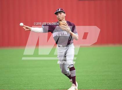 Thumbnail 2 in Alamo Heights vs Uvalde (UIL 5A Bi District) photogallery.