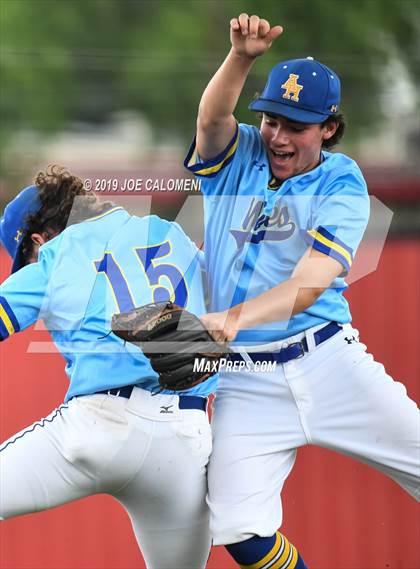 Thumbnail 2 in Alamo Heights vs Uvalde (UIL 5A Bi District) photogallery.
