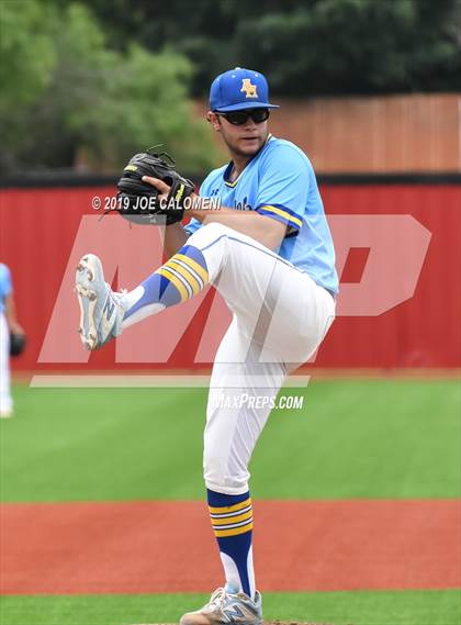 Thumbnail 3 in Alamo Heights vs Uvalde (UIL 5A Bi District) photogallery.