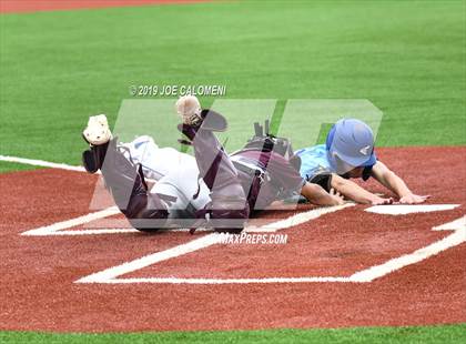 Thumbnail 2 in Alamo Heights vs Uvalde (UIL 5A Bi District) photogallery.