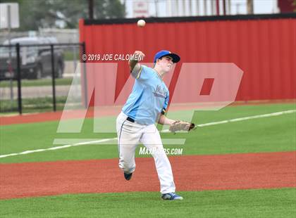 Thumbnail 1 in Alamo Heights vs Uvalde (UIL 5A Bi District) photogallery.