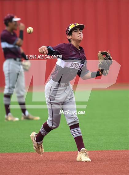 Thumbnail 2 in Alamo Heights vs Uvalde (UIL 5A Bi District) photogallery.