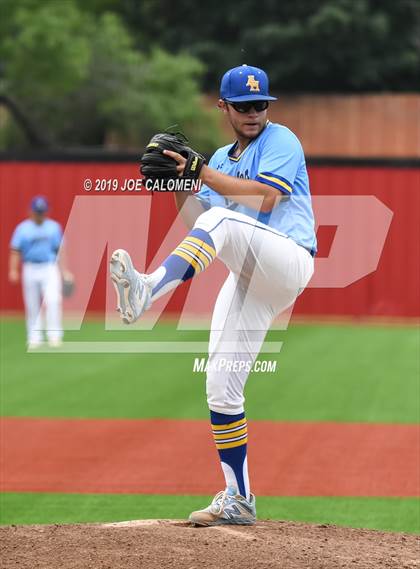 Thumbnail 3 in Alamo Heights vs Uvalde (UIL 5A Bi District) photogallery.