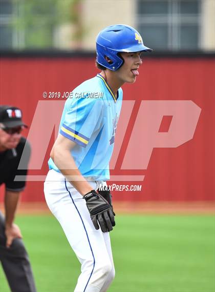 Thumbnail 1 in Alamo Heights vs Uvalde (UIL 5A Bi District) photogallery.