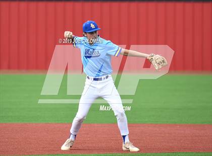 Thumbnail 1 in Alamo Heights vs Uvalde (UIL 5A Bi District) photogallery.