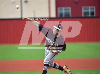 Thumbnail 3 in Alamo Heights vs Uvalde (UIL 5A Bi District) photogallery.