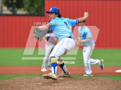 Thumbnail 3 in Alamo Heights vs Uvalde (UIL 5A Bi District) photogallery.