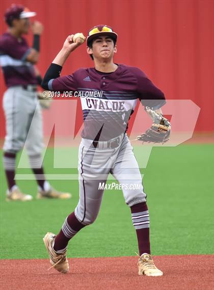 Thumbnail 1 in Alamo Heights vs Uvalde (UIL 5A Bi District) photogallery.