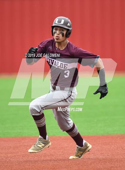 Thumbnail 1 in Alamo Heights vs Uvalde (UIL 5A Bi District) photogallery.