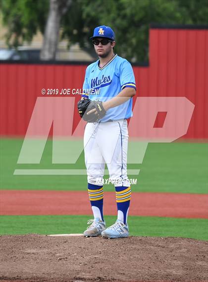 Thumbnail 3 in Alamo Heights vs Uvalde (UIL 5A Bi District) photogallery.