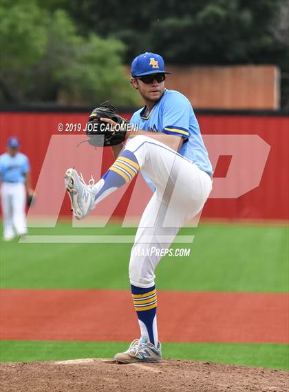 Thumbnail 1 in Alamo Heights vs Uvalde (UIL 5A Bi District) photogallery.