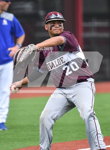 Thumbnail 1 in Alamo Heights vs Uvalde (UIL 5A Bi District) photogallery.