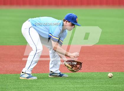 Thumbnail 1 in Alamo Heights vs Uvalde (UIL 5A Bi District) photogallery.