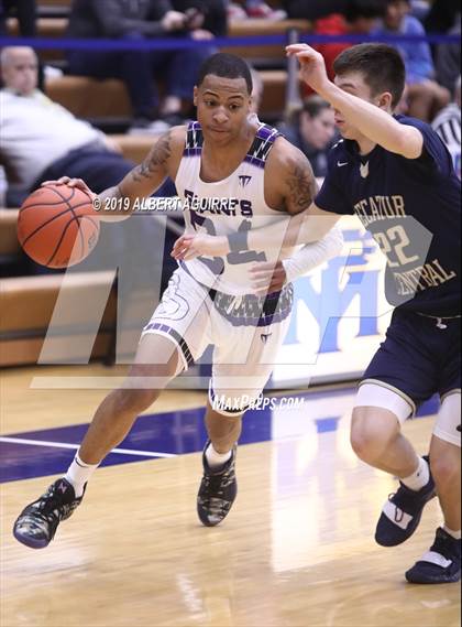 Thumbnail 3 in Decatur Central vs. Ben Davis (IHSAA 4A 3rd Round Playoff) photogallery.