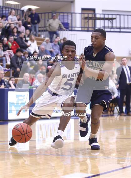 Thumbnail 3 in Decatur Central vs. Ben Davis (IHSAA 4A 3rd Round Playoff) photogallery.