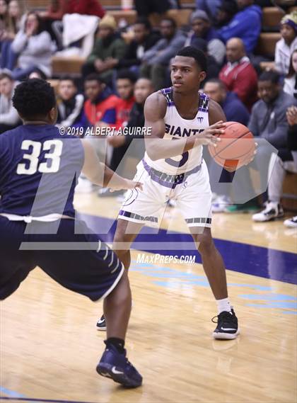 Thumbnail 1 in Decatur Central vs. Ben Davis (IHSAA 4A 3rd Round Playoff) photogallery.