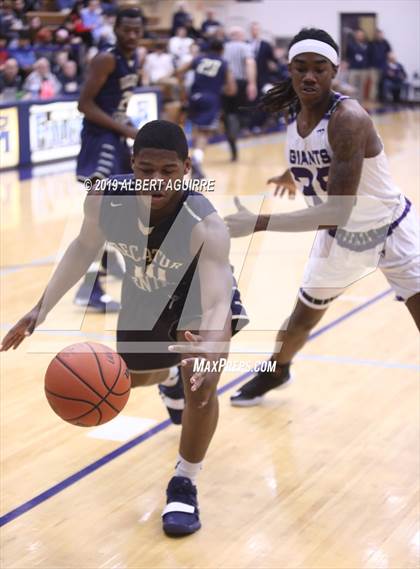 Thumbnail 3 in Decatur Central vs. Ben Davis (IHSAA 4A 3rd Round Playoff) photogallery.