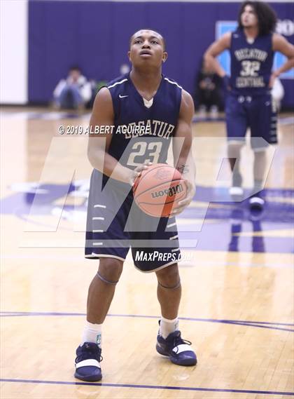 Thumbnail 2 in Decatur Central vs. Ben Davis (IHSAA 4A 3rd Round Playoff) photogallery.
