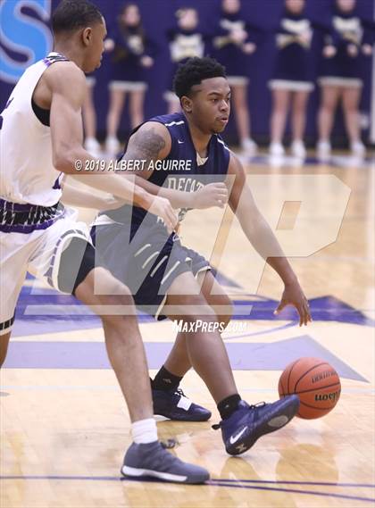 Thumbnail 2 in Decatur Central vs. Ben Davis (IHSAA 4A 3rd Round Playoff) photogallery.