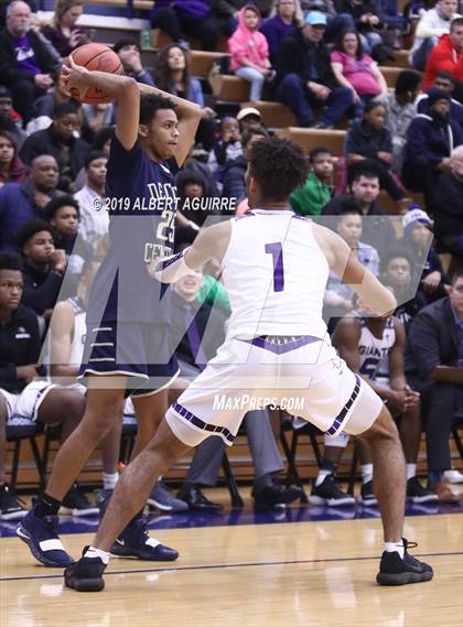 Thumbnail 2 in Decatur Central vs. Ben Davis (IHSAA 4A 3rd Round Playoff) photogallery.