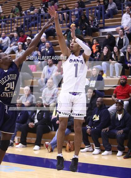 Thumbnail 3 in Decatur Central vs. Ben Davis (IHSAA 4A 3rd Round Playoff) photogallery.
