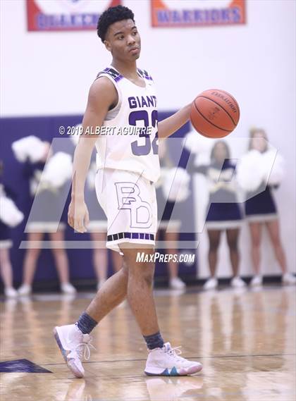 Thumbnail 2 in Decatur Central vs. Ben Davis (IHSAA 4A 3rd Round Playoff) photogallery.