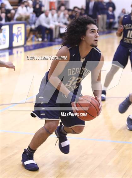 Thumbnail 2 in Decatur Central vs. Ben Davis (IHSAA 4A 3rd Round Playoff) photogallery.