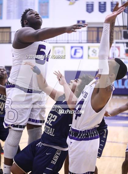 Thumbnail 2 in Decatur Central vs. Ben Davis (IHSAA 4A 3rd Round Playoff) photogallery.