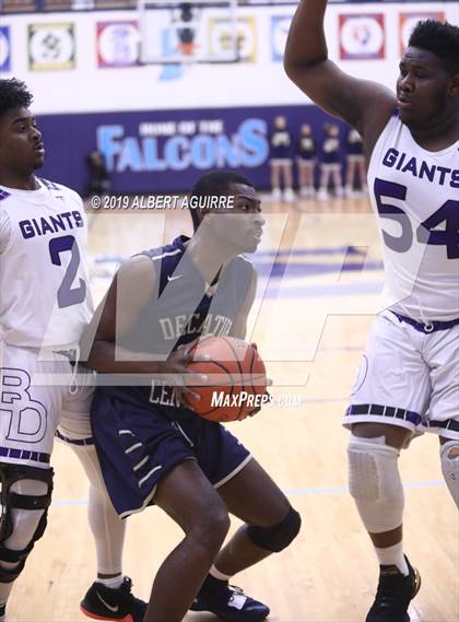 Thumbnail 3 in Decatur Central vs. Ben Davis (IHSAA 4A 3rd Round Playoff) photogallery.