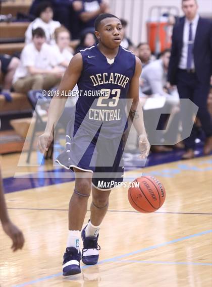 Thumbnail 2 in Decatur Central vs. Ben Davis (IHSAA 4A 3rd Round Playoff) photogallery.