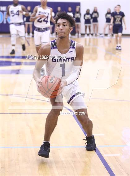 Thumbnail 3 in Decatur Central vs. Ben Davis (IHSAA 4A 3rd Round Playoff) photogallery.