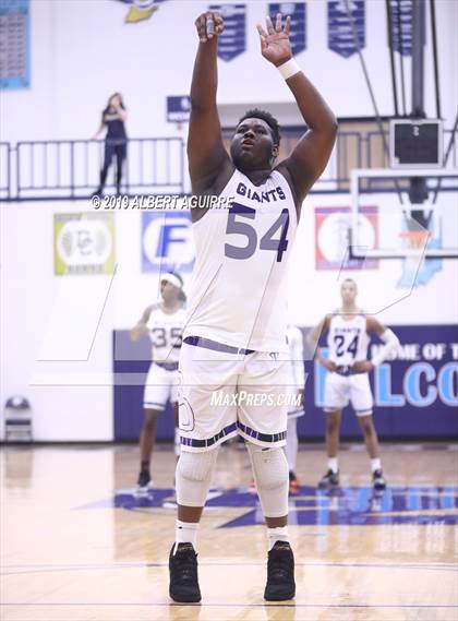 Thumbnail 3 in Decatur Central vs. Ben Davis (IHSAA 4A 3rd Round Playoff) photogallery.