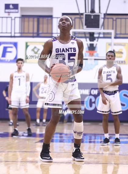 Thumbnail 2 in Decatur Central vs. Ben Davis (IHSAA 4A 3rd Round Playoff) photogallery.