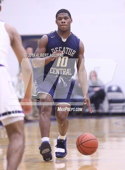Thumbnail 3 in Decatur Central vs. Ben Davis (IHSAA 4A 3rd Round Playoff) photogallery.