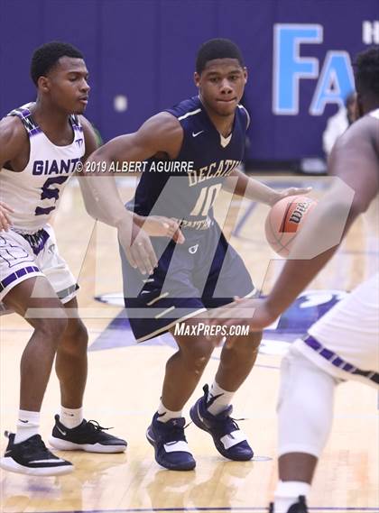 Thumbnail 3 in Decatur Central vs. Ben Davis (IHSAA 4A 3rd Round Playoff) photogallery.