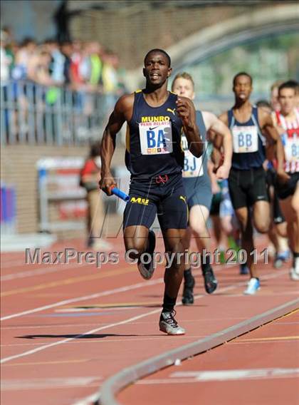 Thumbnail 3 in 117th Penn Relays (Boys Small School 4x800m Event 303) photogallery.