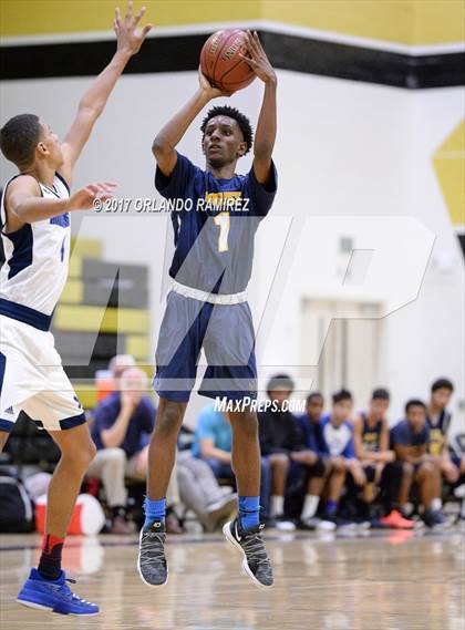 Thumbnail 3 in Maranatha Christian vs Preuss UCSD (Grossmont Winter Classic) photogallery.