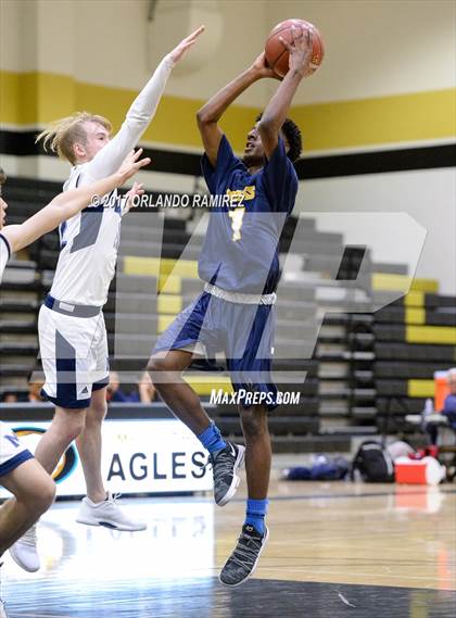 Thumbnail 1 in Maranatha Christian vs Preuss UCSD (Grossmont Winter Classic) photogallery.