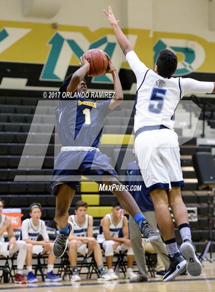 Thumbnail 3 in Maranatha Christian vs Preuss UCSD (Grossmont Winter Classic) photogallery.