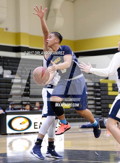 Thumbnail 2 in Maranatha Christian vs Preuss UCSD (Grossmont Winter Classic) photogallery.